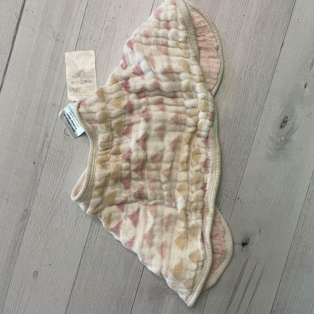 aden & anais viscose burpy bib
